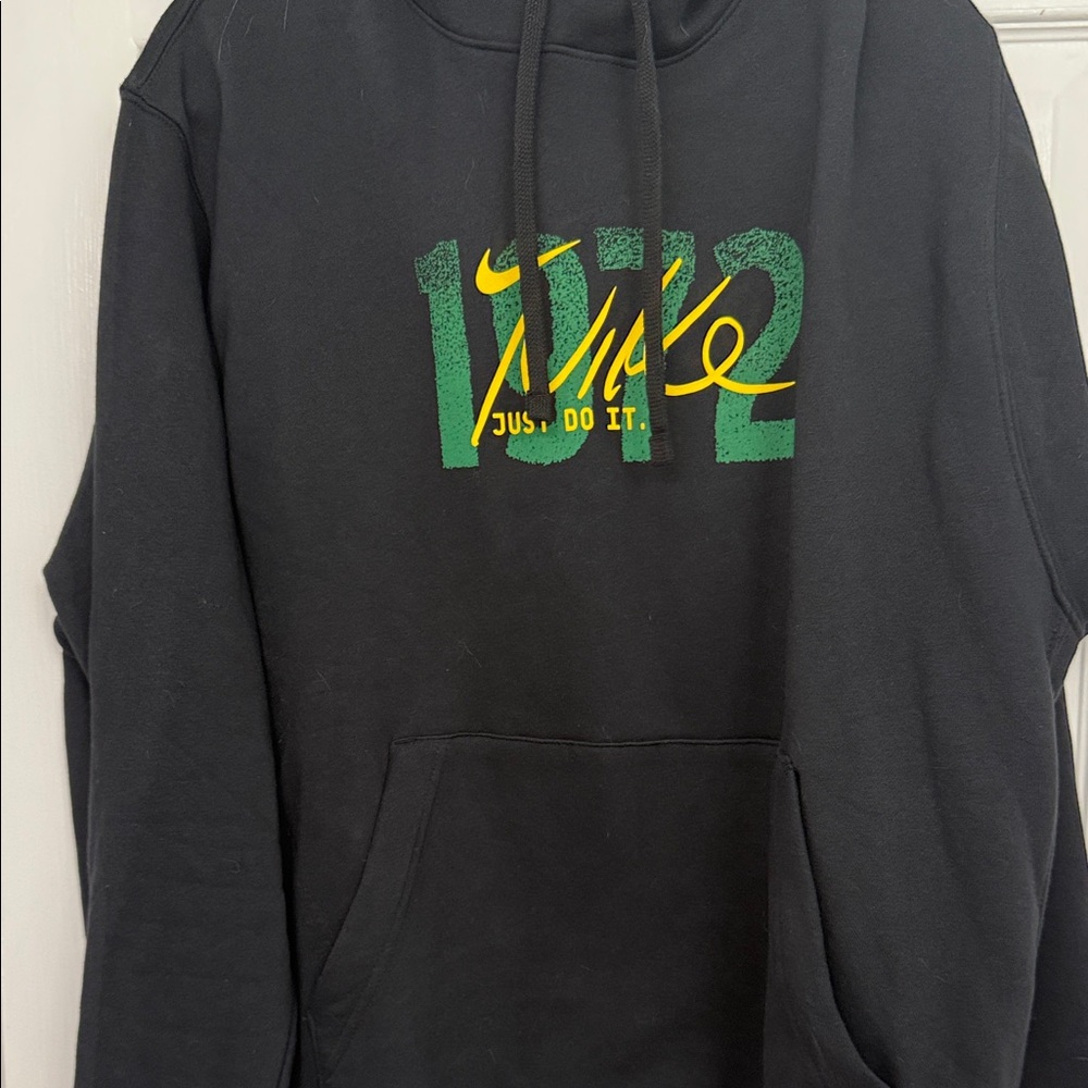 NWOT Unique Nike Black Hoodie fleece